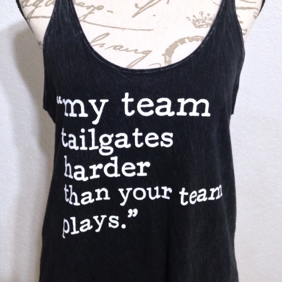 LIVY LU GRAPHIC TANK "MY TEAM TAILGATES HARDER" S - Picture 6 of 7